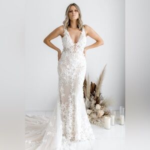 Luna Willow Bridal Puerto Rico Floral Lace Wedding Dress